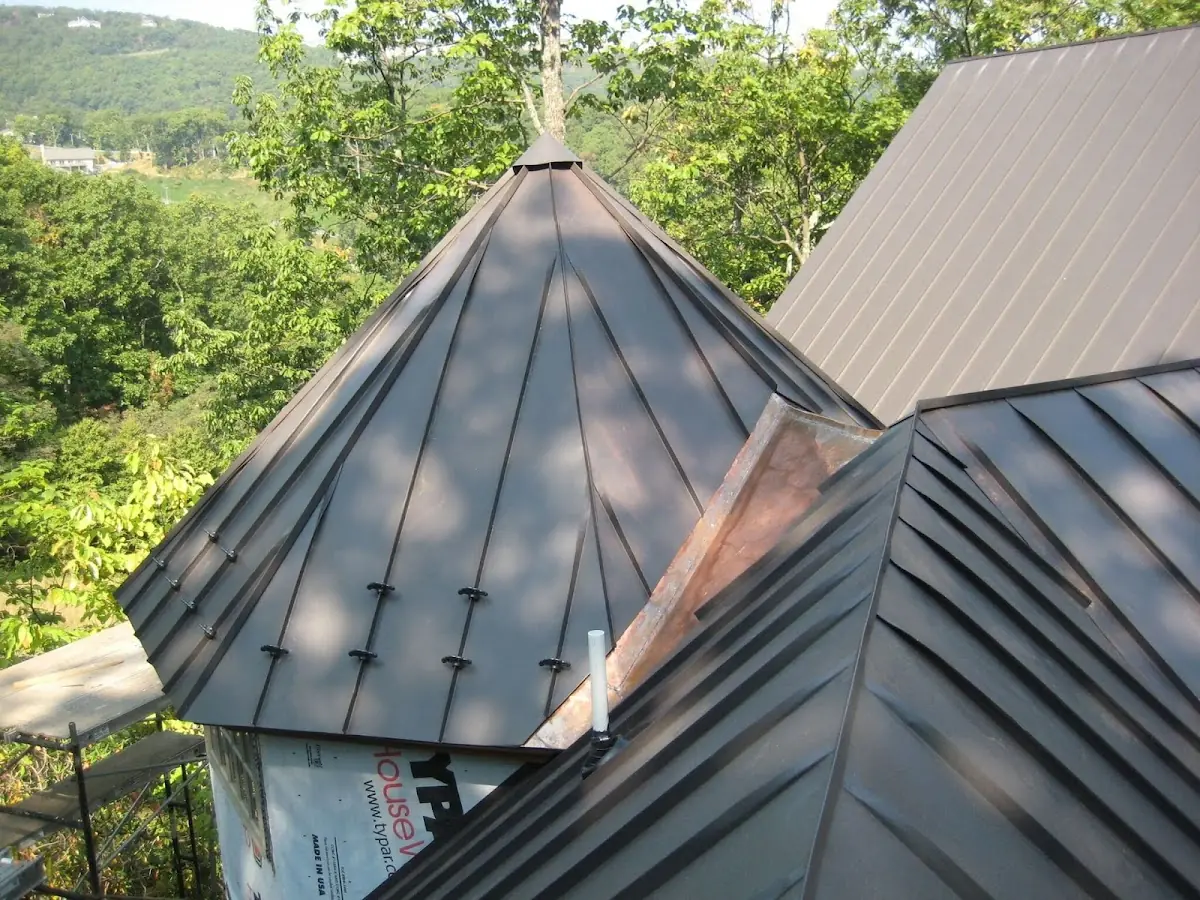 Professional Gutter Cleaning by Craftsman Roofing in Cedar Creek Battlefield